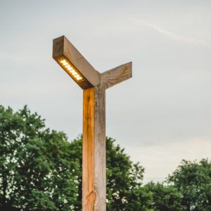 Lantaarnpaal van hout de Sterrenberg